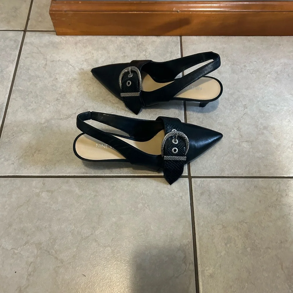 Elegant Black Slingback Heels - Picture 7 of 8